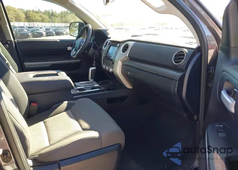 2018 Toyota Tundra Sr5 4.6L V8 из США, поврежденный, VIN 5TFRM5F19JX131722